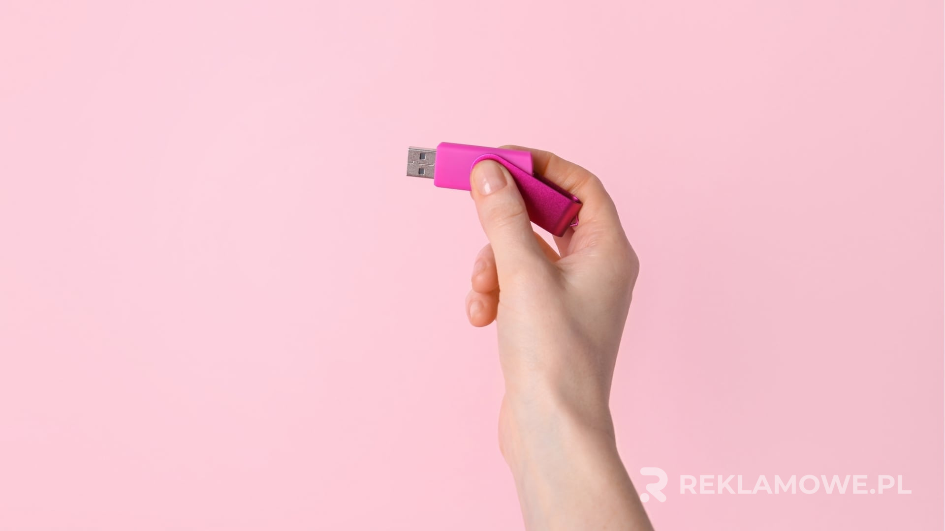 Korzyści z Korzystania z Pamięci USB Jako Gadżetu Reklamowego Pamięć USB jako skuteczny gadżet reklamowy