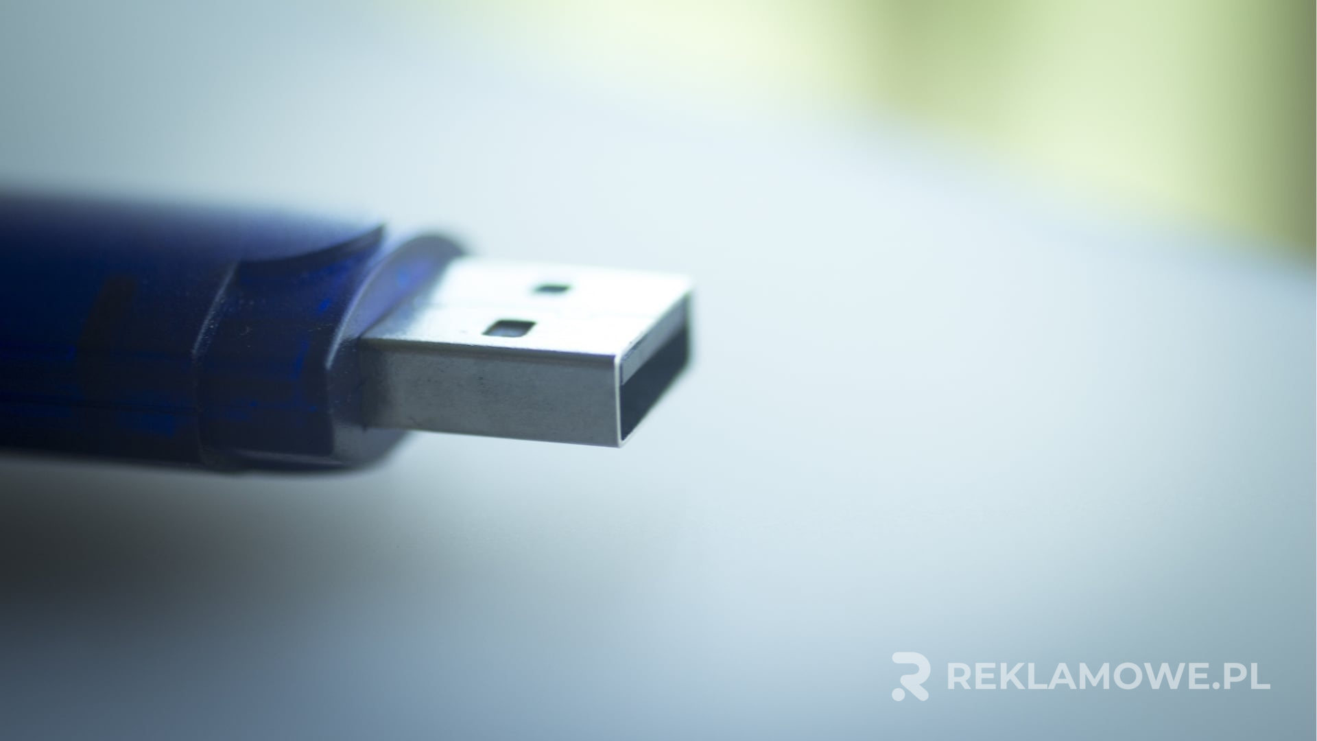 Pamięci reklamowe dla małych firm – na co zwrócić uwagę? Reklama dla małych firm - kluczowe aspekty