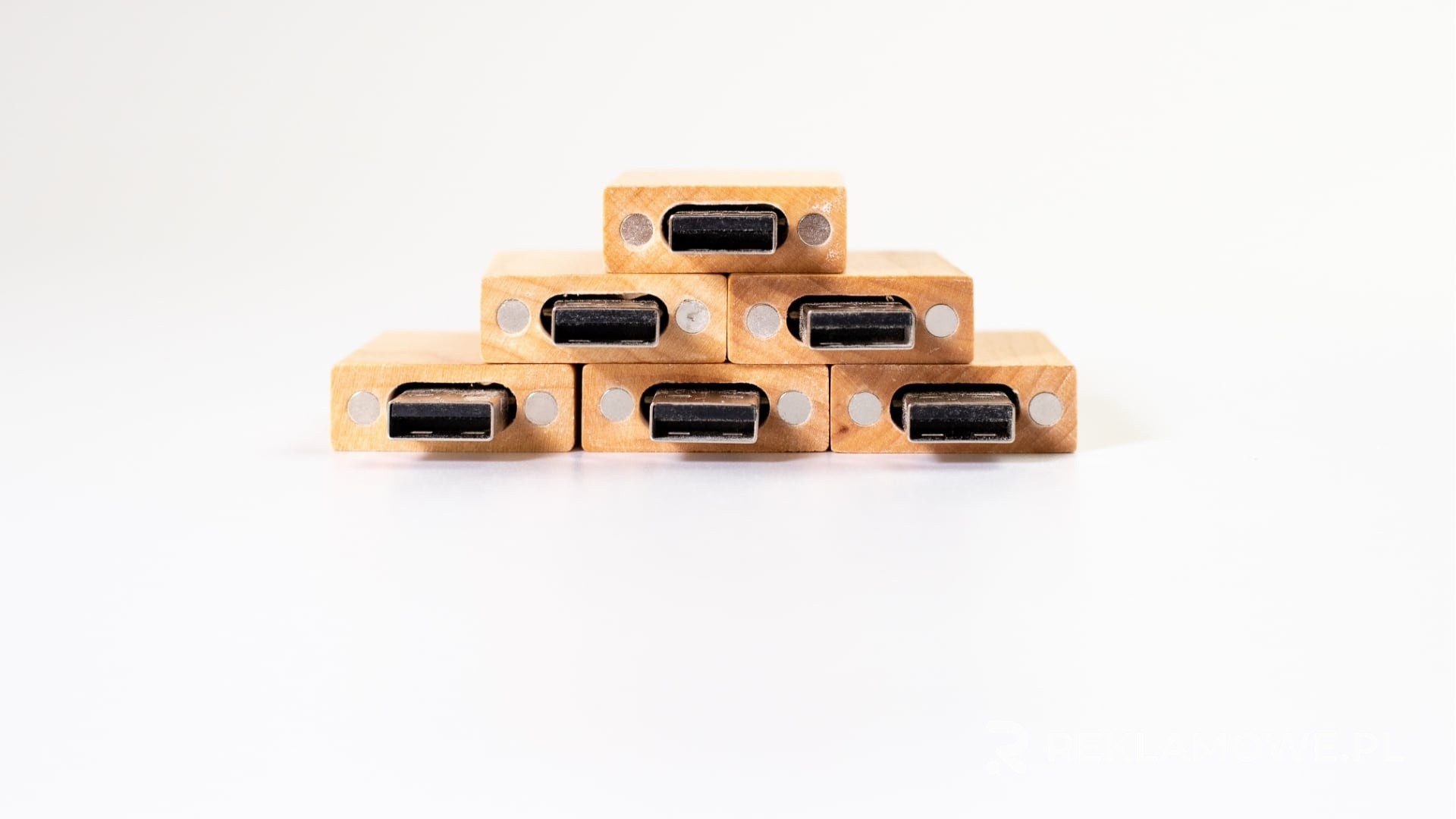 Personalizowane pamięci USB z logo firmy