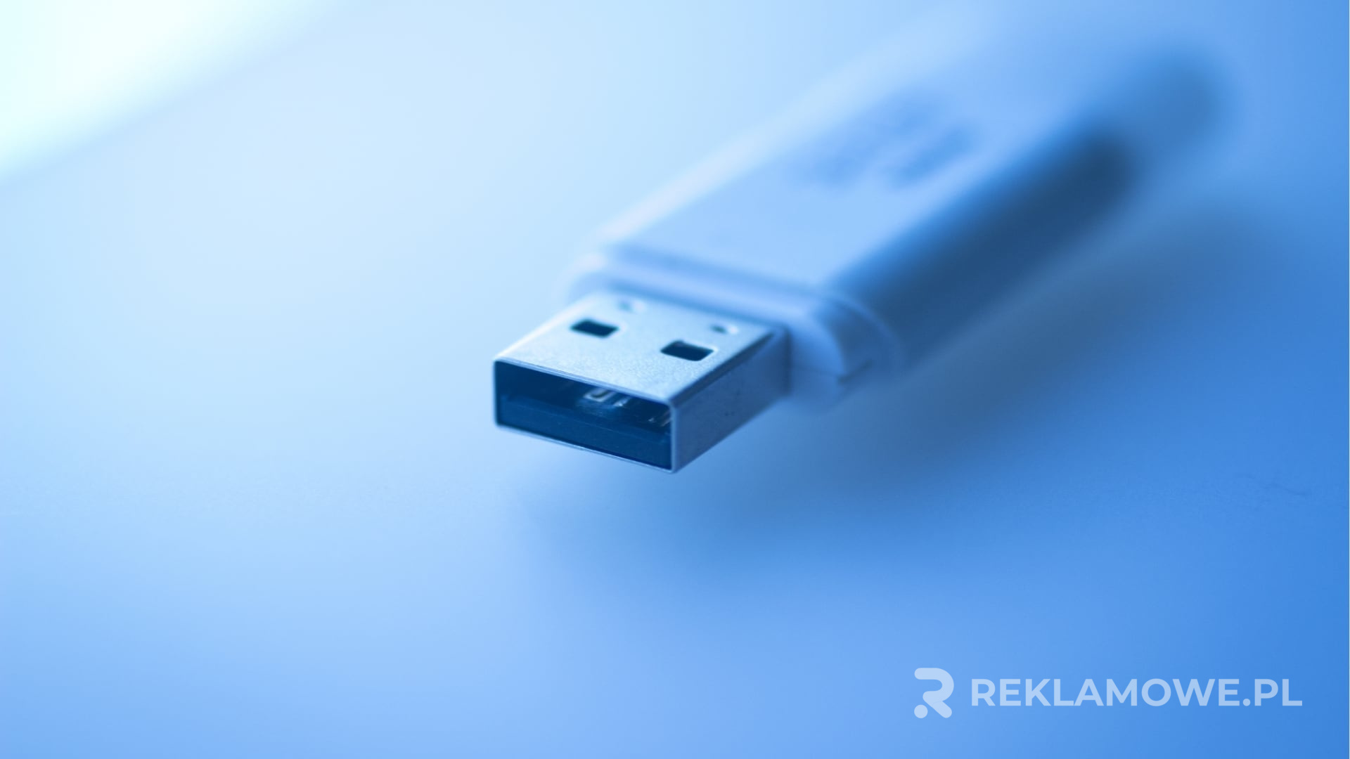 Nowe trendy w reklamie i pamięciach reklamowych na rok 2025